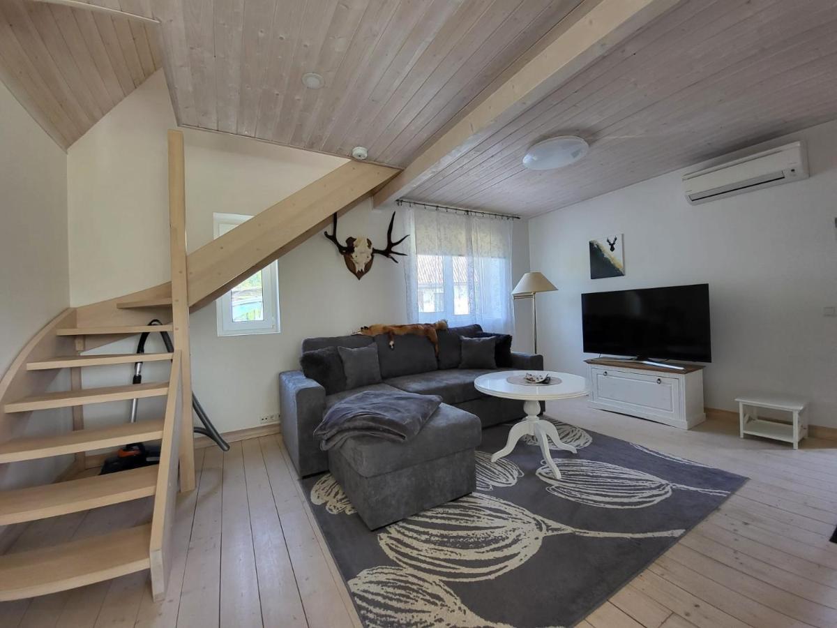 Kaldeni Majutus Holiday home *